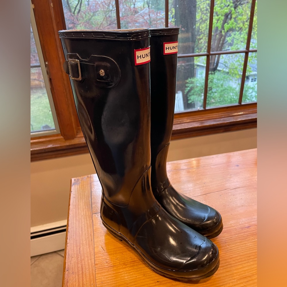 Hunter Original Tall Gloss Rain Boots women’s size 7 - almost new condition